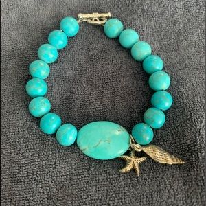 Turquoise Howlite Beacelet.